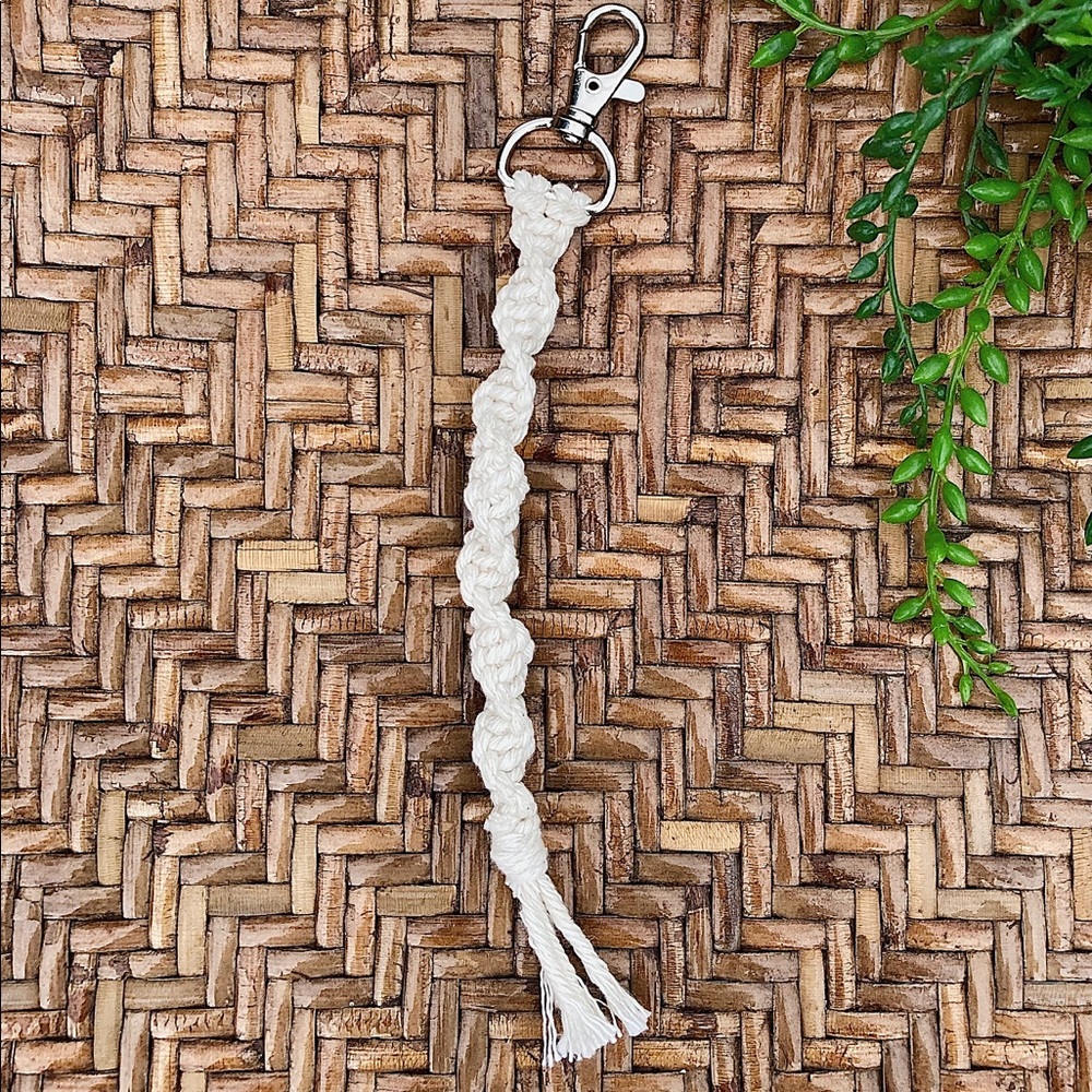 Macrame keychains - Picture 3 of 3
